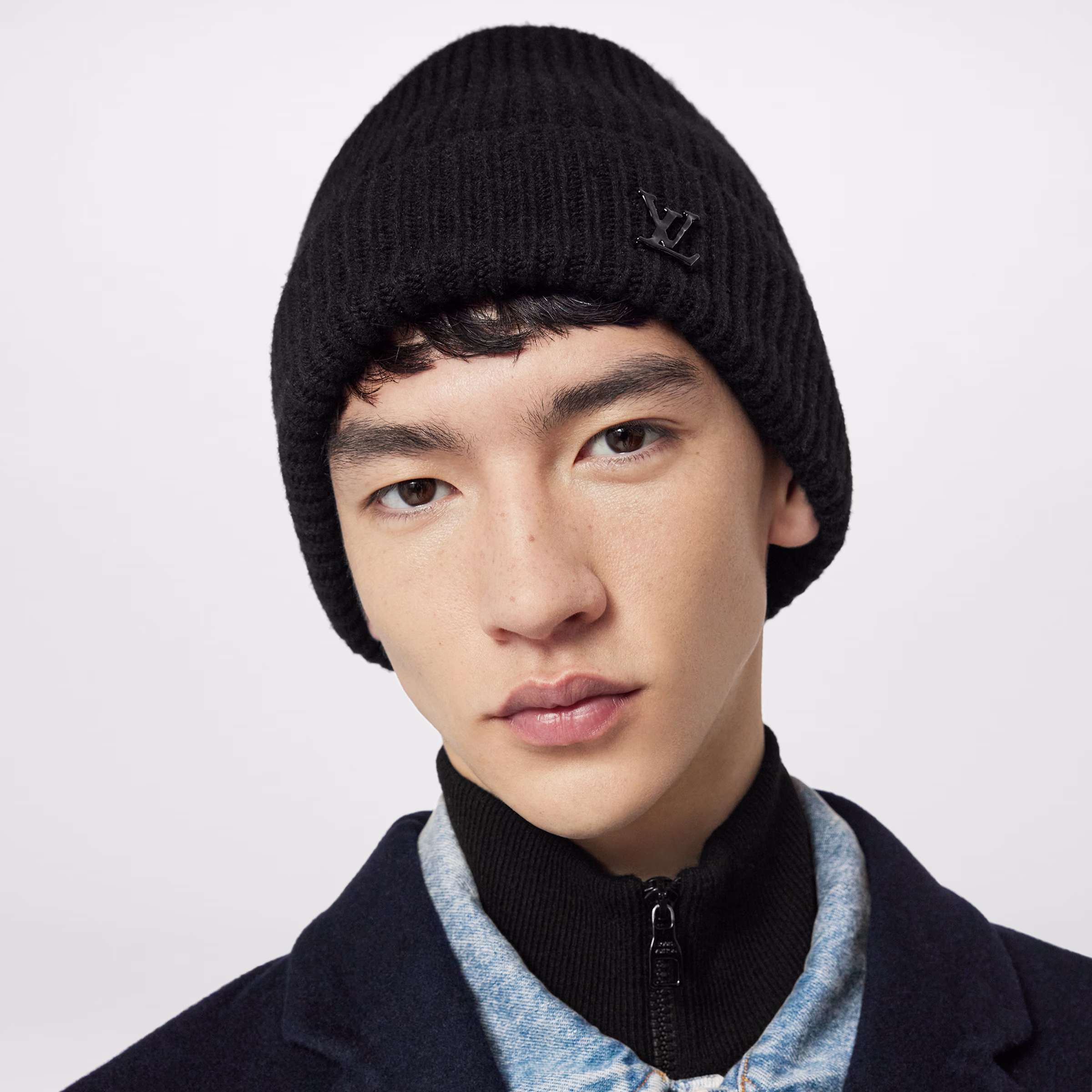 Copie de louis-vuitton-bonnet-lv-ahead-s00-chapeaux-et-gants--MP3246_PM1_Cropped worn view